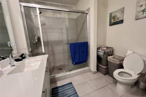 Снять в аренду кондоминиум в Дорал, Флорида 3 спальни, 104.42м2, № 1991987 - фото 15