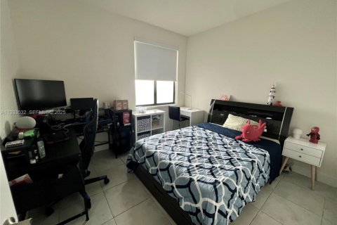 Снять в аренду кондоминиум в Дорал, Флорида 3 спальни, 104.42м2, № 1991987 - фото 18