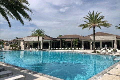 Снять в аренду кондоминиум в Дорал, Флорида 3 спальни, 104.42м2, № 1991987 - фото 26