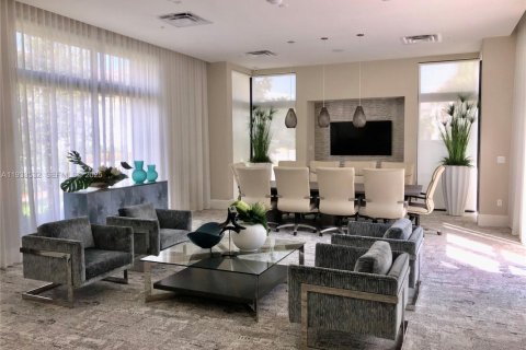 Снять в аренду кондоминиум в Дорал, Флорида 3 спальни, 104.42м2, № 1991987 - фото 30