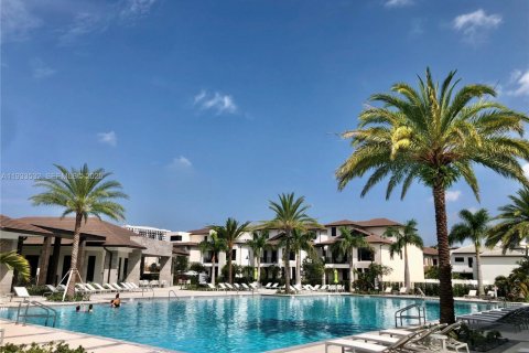 Снять в аренду кондоминиум в Дорал, Флорида 3 спальни, 104.42м2, № 1991987 - фото 25