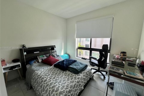 Снять в аренду кондоминиум в Дорал, Флорида 3 спальни, 104.42м2, № 1991987 - фото 16