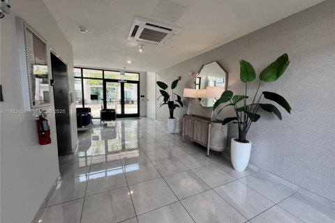 Снять в аренду кондоминиум в Дорал, Флорида 3 спальни, 104.42м2, № 1991987 - фото 21