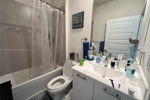 Снять в аренду кондоминиум в Дорал, Флорида 3 спальни, 104.42м2, № 1991987 - фото 17