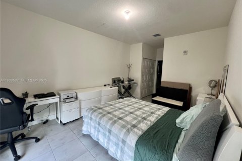 Снять в аренду кондоминиум в Дорал, Флорида 3 спальни, 104.42м2, № 1991987 - фото 12