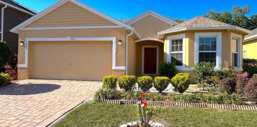House in Clermont, Florida 3 bedrooms, 162.86 sq.m. № 1632001