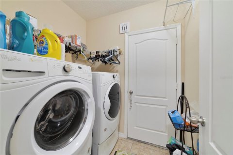 House in Clermont, Florida 3 bedrooms, 162.86 sq.m. № 1632001 - photo 23
