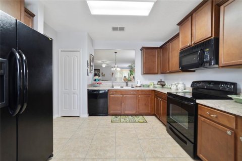 House in Clermont, Florida 3 bedrooms, 162.86 sq.m. № 1632001 - photo 9