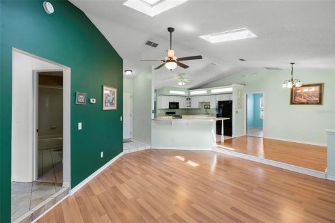Casa en venta en Deltona, Florida, 3 dormitorios, 153.29 m2 № 1609003 - foto 4