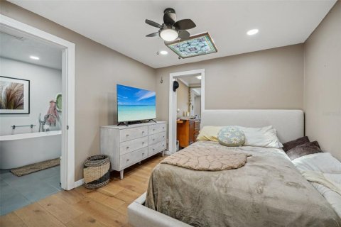 House in Orlando, Florida 3 bedrooms, 213.12 sq.m. № 2095656 - photo 29