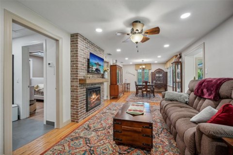 House in Orlando, Florida 3 bedrooms, 213.12 sq.m. № 2095656 - photo 8