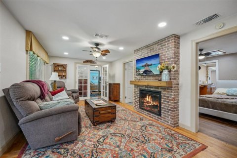 House in Orlando, Florida 3 bedrooms, 213.12 sq.m. № 2095656 - photo 9