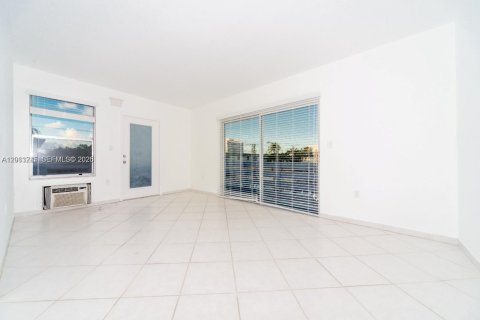 Apartment in Miami Beach, Florida 1 bedroom, 61.59 sq.m. № 2348635 - photo 5