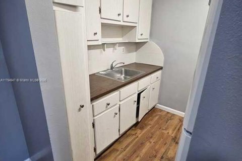 Condominio en venta en Miami Gardens, Florida, 1 dormitorio, 53.88 m2 № 1977844 - foto 6