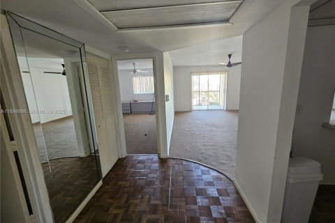 Copropriété à vendre à Pompano Beach, Floride: 1 chambre, 62.71 m2 № 1993071 - photo 3