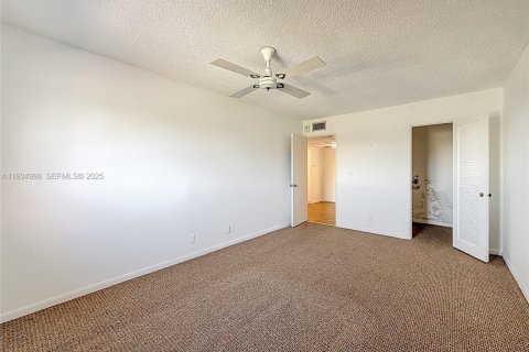 Copropriété à vendre à Pompano Beach, Floride: 1 chambre, 62.71 m2 № 1993071 - photo 14