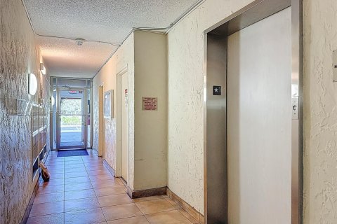 Copropriété à vendre à Pompano Beach, Floride: 1 chambre, 62.71 m2 № 1993071 - photo 19