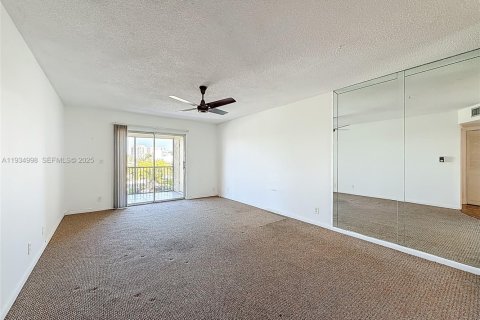 Copropriété à vendre à Pompano Beach, Floride: 1 chambre, 62.71 m2 № 1993071 - photo 10
