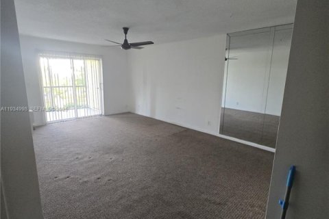 Copropriété à vendre à Pompano Beach, Floride: 1 chambre, 62.71 m2 № 1993071 - photo 4