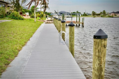 Land in Cape Coral, Florida № 1334741 - photo 18