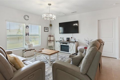 Casa en venta en Groveland, Florida, 4 dormitorios, 171.68 m2 № 1583800 - foto 5