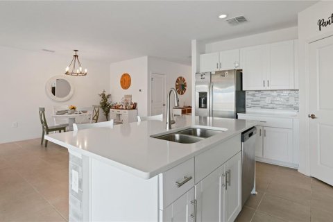 Casa en venta en Groveland, Florida, 4 dormitorios, 171.68 m2 № 1583800 - foto 4