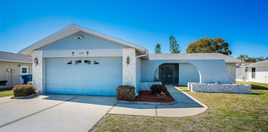 Casa en New Port Richey, Florida 2 dormitorios, 143.16 m2 № 2106748