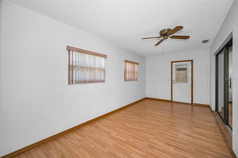 Casa en venta en New Port Richey, Florida, 2 dormitorios, 143.16 m2 № 2106748 - foto 30