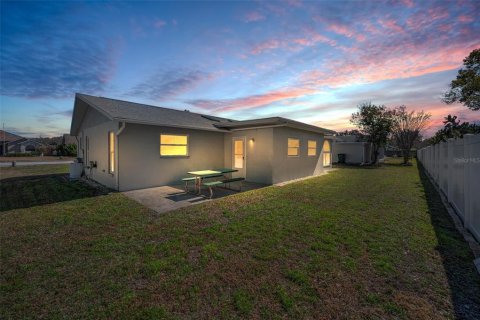 Casa en venta en New Port Richey, Florida, 2 dormitorios, 143.16 m2 № 2106748 - foto 3