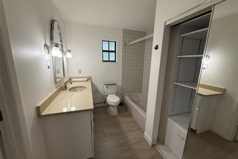 Villa ou maison à vendre à Dade City, Floride: 4 chambres, 291.71 m2 № 2406239 - photo 24