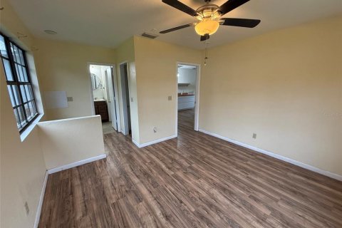 Villa ou maison à vendre à Dade City, Floride: 4 chambres, 291.71 m2 № 2406239 - photo 15