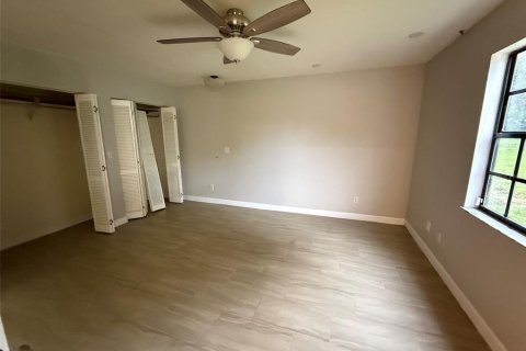 Villa ou maison à vendre à Dade City, Floride: 4 chambres, 291.71 m2 № 2406239 - photo 17