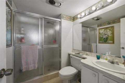 Condo in Pembroke Pines, Florida, 2 bedrooms № 2256442 - photo 5
