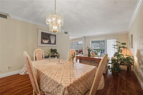 Condo in Pembroke Pines, Florida, 2 bedrooms № 2256442 - photo 14