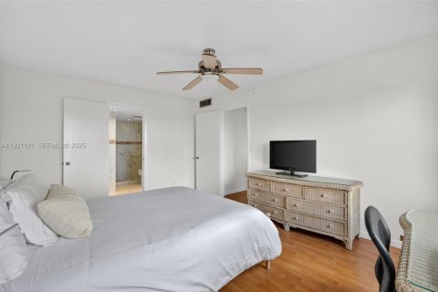 Купить кондоминиум в Халландейл-Бич, Флорида 2 спальни, 106.84м2, № 1984252 - фото 20