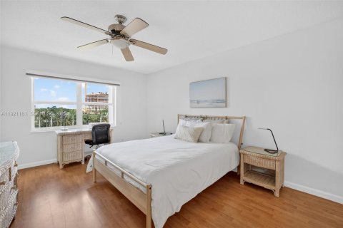 Купить кондоминиум в Халландейл-Бич, Флорида 2 спальни, 106.84м2, № 1984252 - фото 18