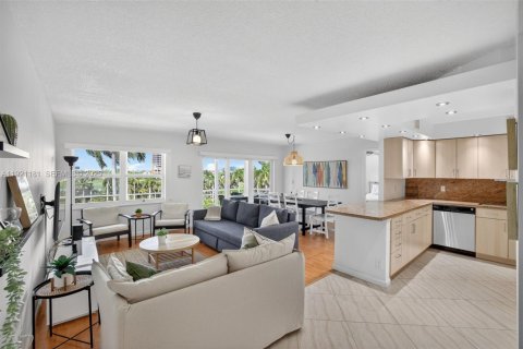 Купить кондоминиум в Халландейл-Бич, Флорида 2 спальни, 106.84м2, № 1984252 - фото 9