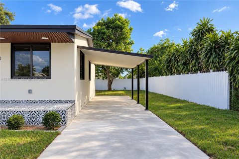 Villa ou maison à vendre à Hollywood, Floride: 3 chambres, 66.89 m2 № 2412364 - photo 11