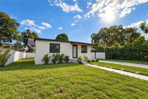 Villa ou maison à vendre à Hollywood, Floride: 3 chambres, 66.89 m2 № 2412364 - photo 10