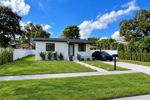 Villa ou maison à Hollywood, Floride 3 chambres, 66.89 m2 № 2412364