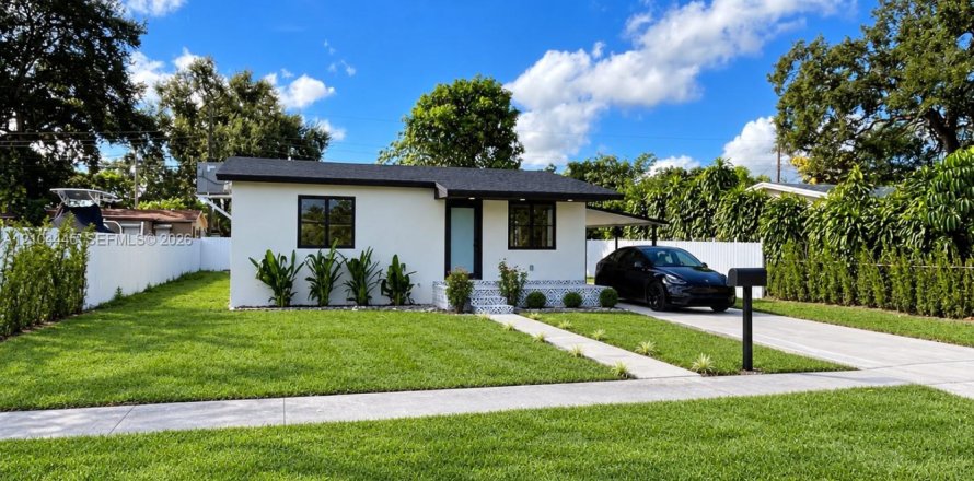 Villa ou maison à Hollywood, Floride 3 chambres, 66.89 m2 № 2412364