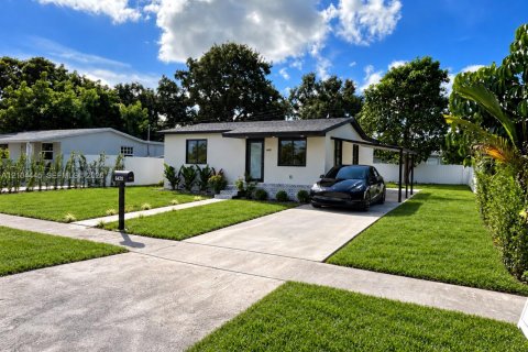 Villa ou maison à vendre à Hollywood, Floride: 3 chambres, 66.89 m2 № 2412364 - photo 8