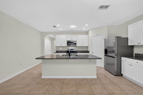 House in Port Orange, Florida 4 bedrooms, 171.5 sq.m. № 2415455 - photo 20