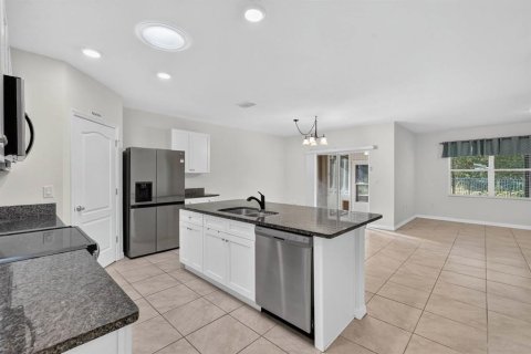 House in Port Orange, Florida 4 bedrooms, 171.5 sq.m. № 2415455 - photo 18