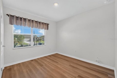 House in Port Orange, Florida 4 bedrooms, 171.5 sq.m. № 2415455 - photo 9
