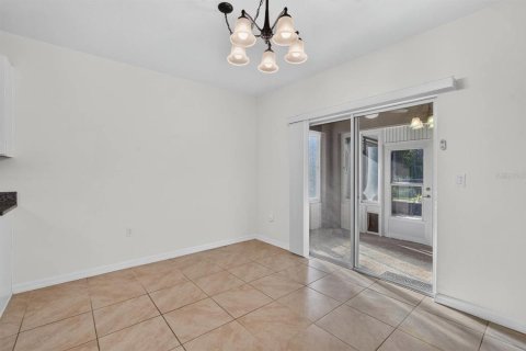 House in Port Orange, Florida 4 bedrooms, 171.5 sq.m. № 2415455 - photo 21