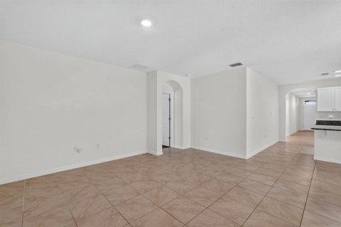 House in Port Orange, Florida 4 bedrooms, 171.5 sq.m. № 2415455 - photo 23