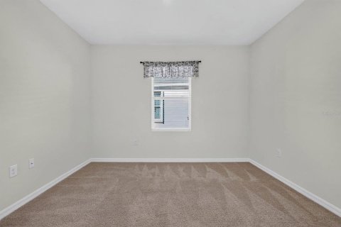 House in Port Orange, Florida 4 bedrooms, 171.5 sq.m. № 2415455 - photo 16