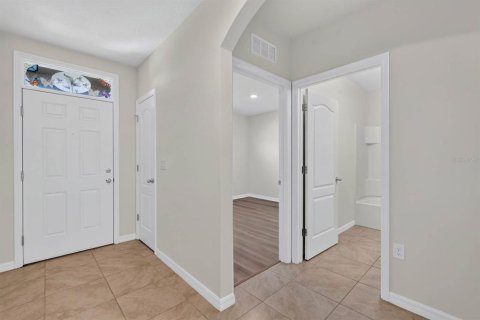 House in Port Orange, Florida 4 bedrooms, 171.5 sq.m. № 2415455 - photo 8