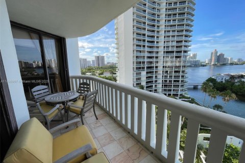 Condo in Aventura, Florida, 3 bedrooms  № 1939541 - photo 14